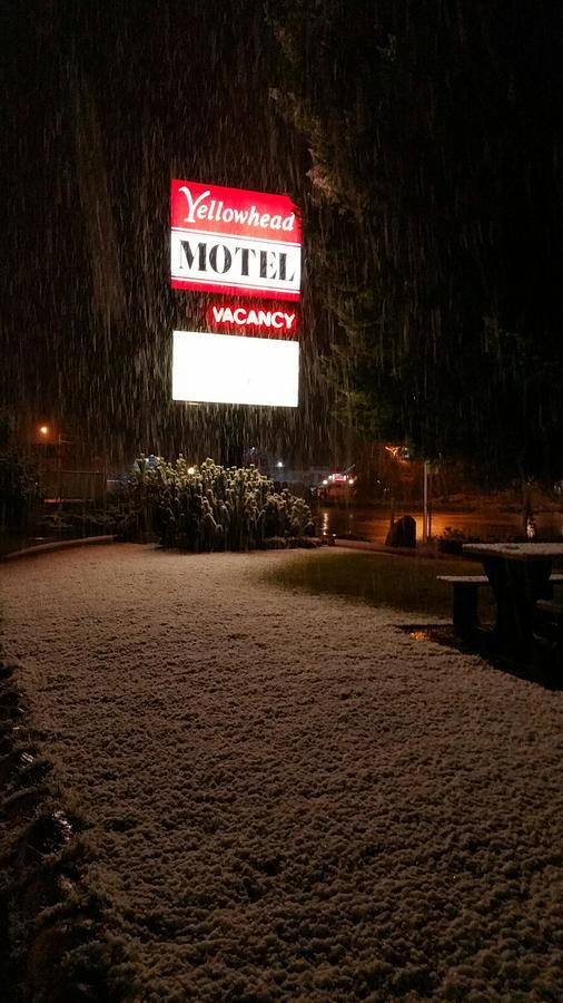 Yellowhead Motel เวลเมาท์ ภายนอก รูปภาพ