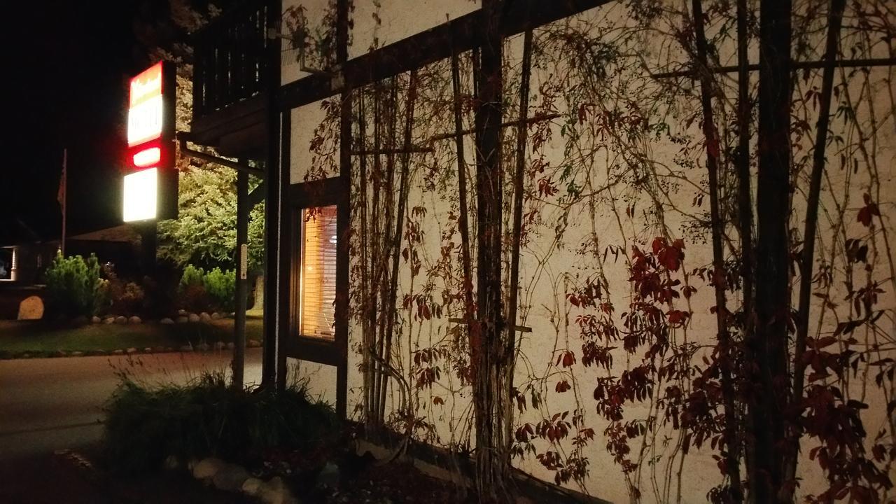Yellowhead Motel เวลเมาท์ ภายนอก รูปภาพ